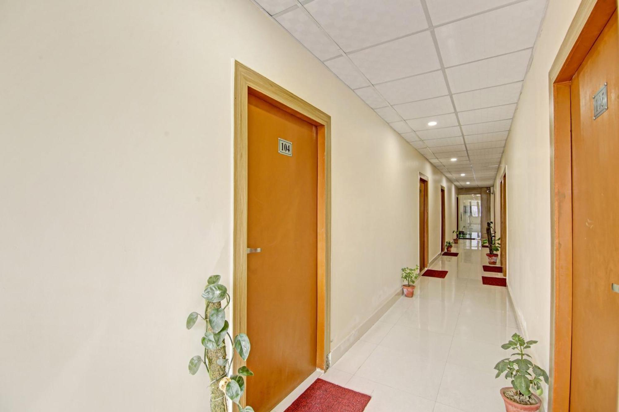Oyo Flagship 80772 Hotel The Grand Rdc Ghaziabad Eksteriør billede