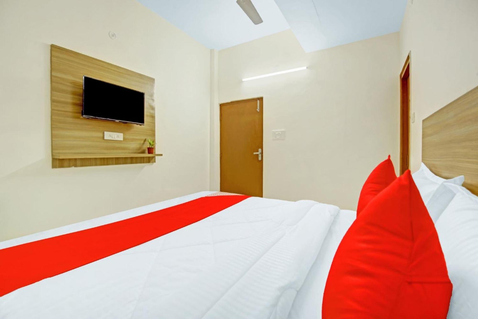 Oyo Flagship 80772 Hotel The Grand Rdc Ghaziabad Eksteriør billede