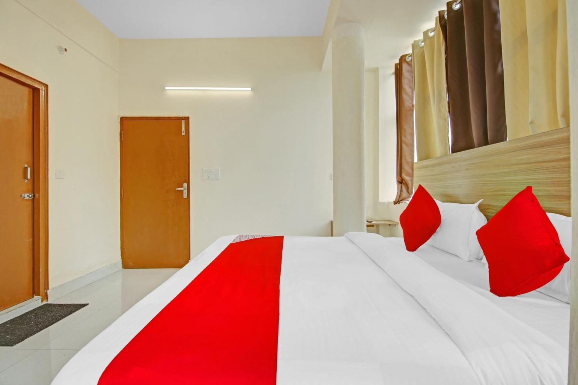 Oyo Flagship 80772 Hotel The Grand Rdc Ghaziabad Eksteriør billede