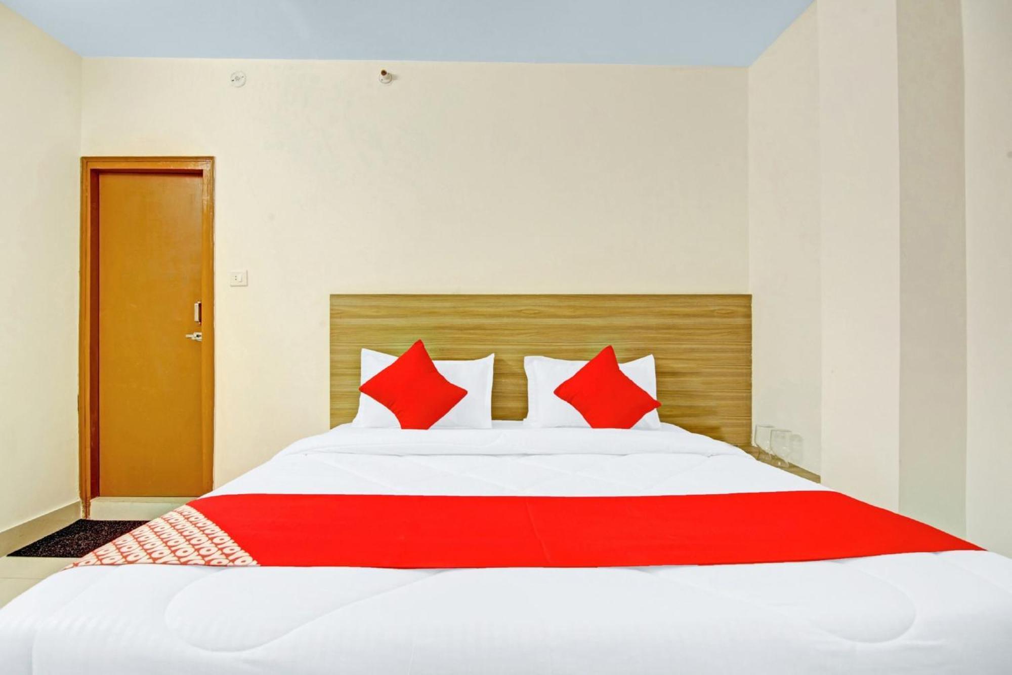 Oyo Flagship 80772 Hotel The Grand Rdc Ghaziabad Eksteriør billede