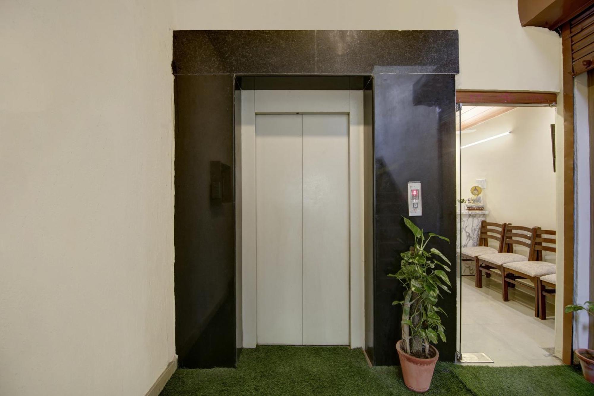 Oyo Flagship 80772 Hotel The Grand Rdc Ghaziabad Eksteriør billede