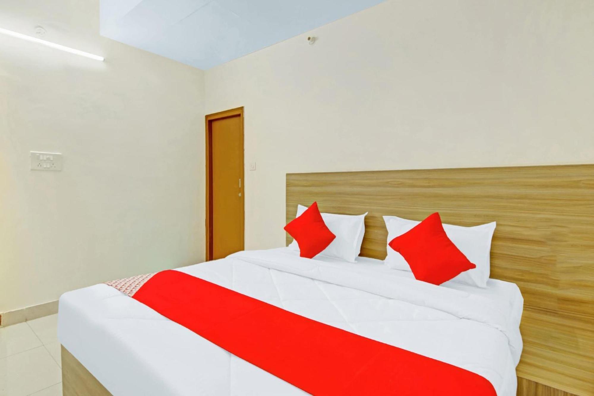 Oyo Flagship 80772 Hotel The Grand Rdc Ghaziabad Eksteriør billede